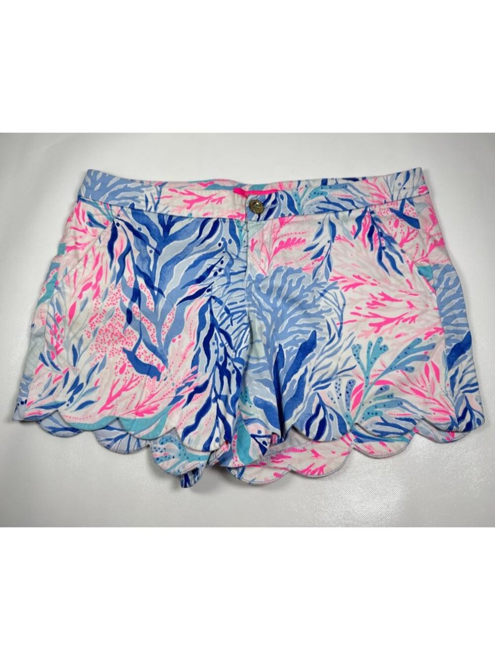 Lilly Pulitzer Scallop Hem Shorts Size 10 Buttercup Tropical Beach Resort Print